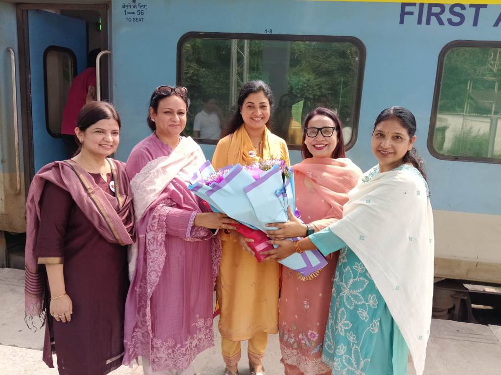 All India Mahila Congress National President Alka Lamba holds important meeting with Punjab Mahila Congress office bearers and workers